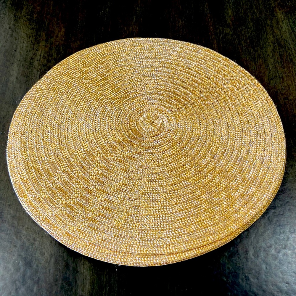 Set of 6 round placemats. 15” gold!  New